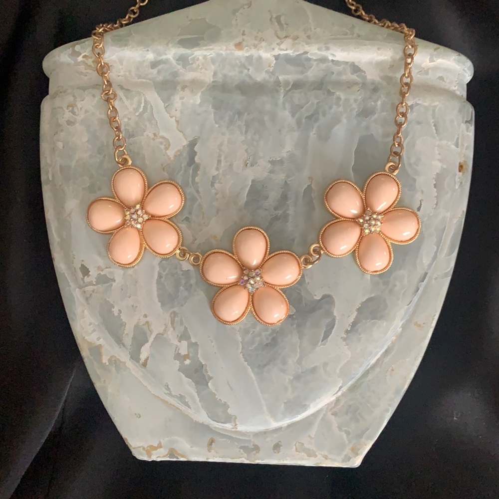 2/$30 Floral Cream Necklace